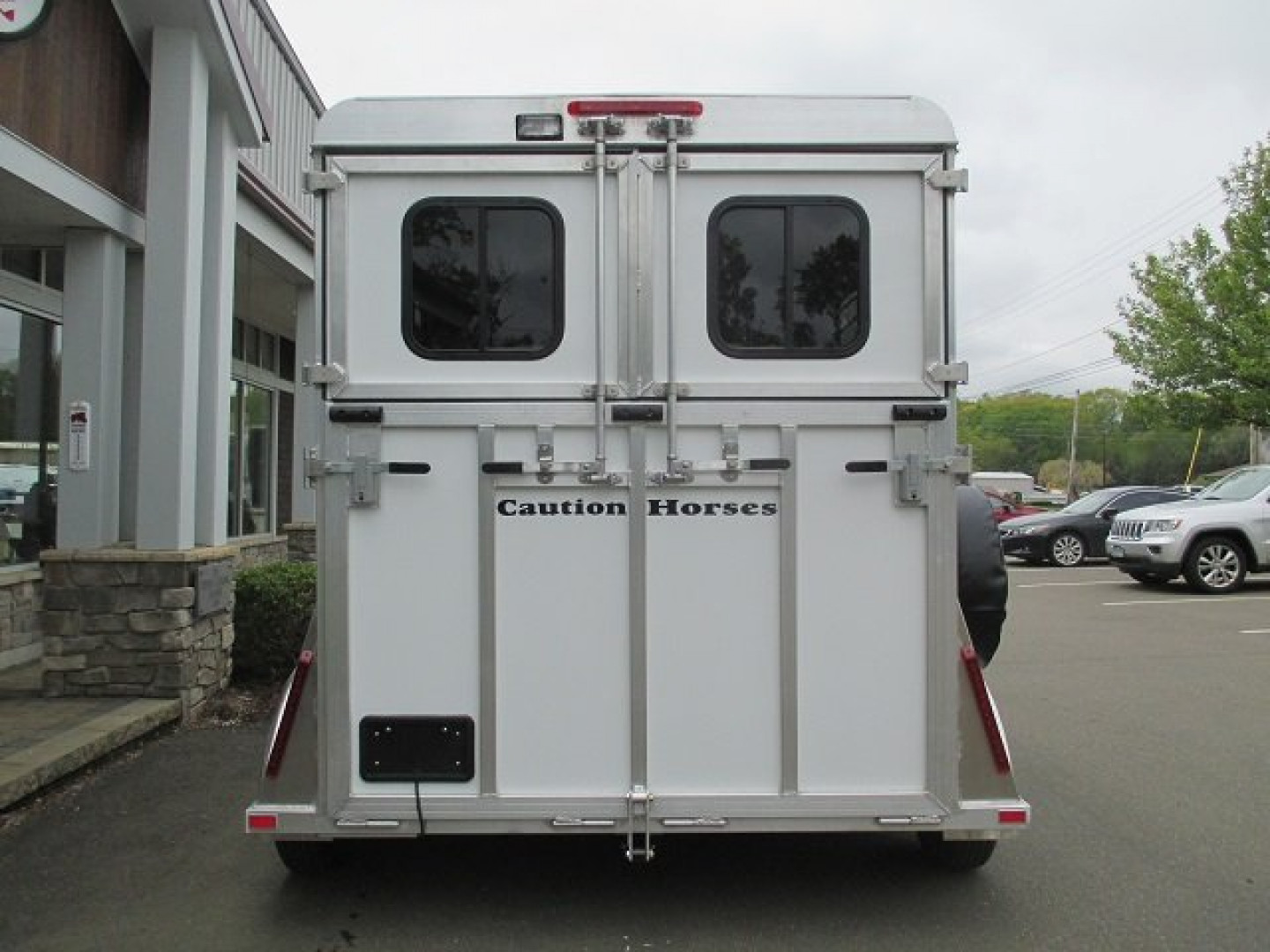 New KINGSTON 2-HORSE STRAIGHT LOAD BUMPER PULL TRAILER