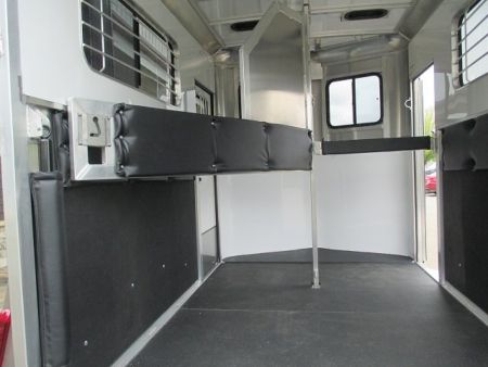 New KINGSTON 2-HORSE STRAIGHT LOAD BUMPER PULL TRAILER