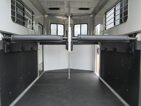 New KINGSTON 2-HORSE STRAIGHT LOAD BUMPER PULL TRAILER