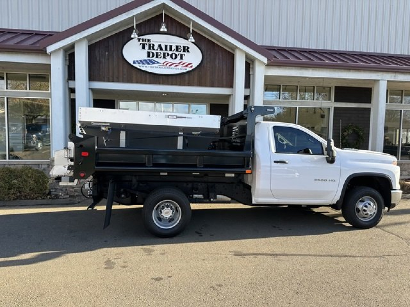 New Western Marauder Stainless Steel Hopper Spreader