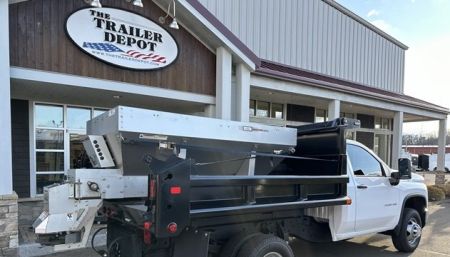 New Western Marauder Stainless Steel Hopper Spreader