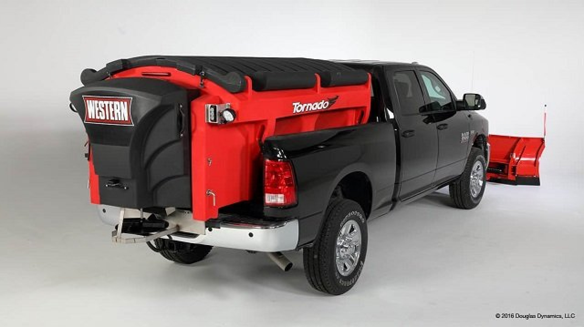 New Western Tornado Poly Spreader