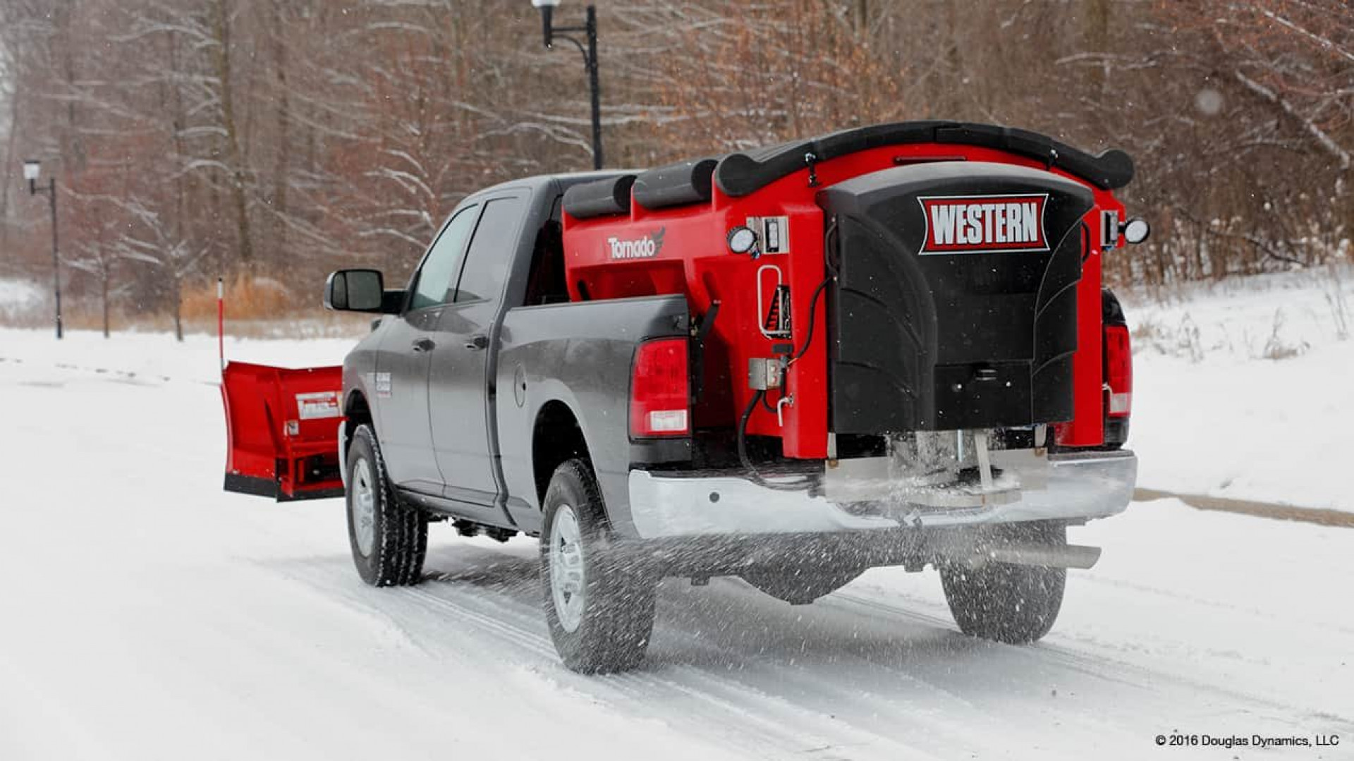 New Western Tornado Poly Spreader