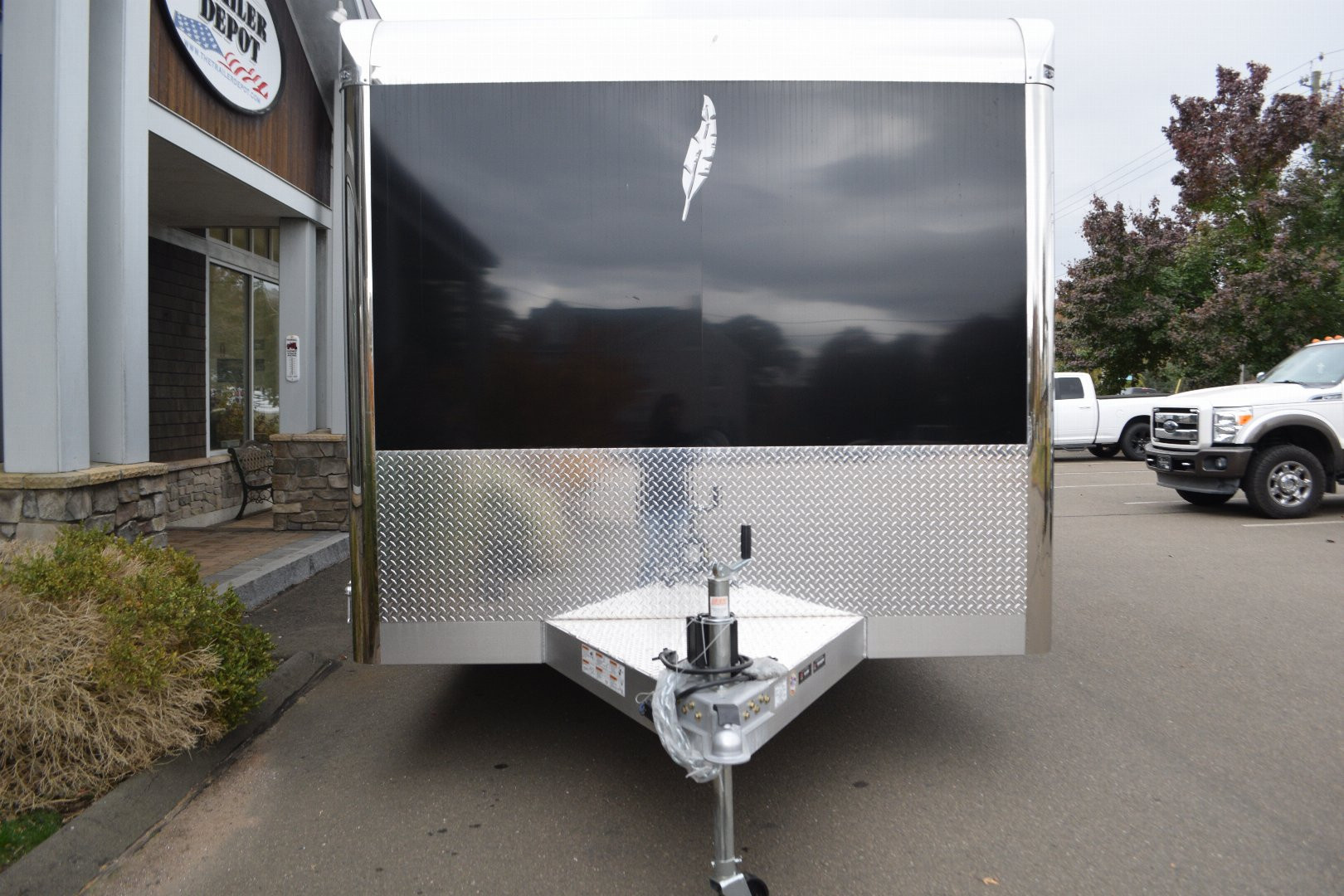 New Featherlite 8’6″ X 24′ ENCLOSED CAR HAULER 12K