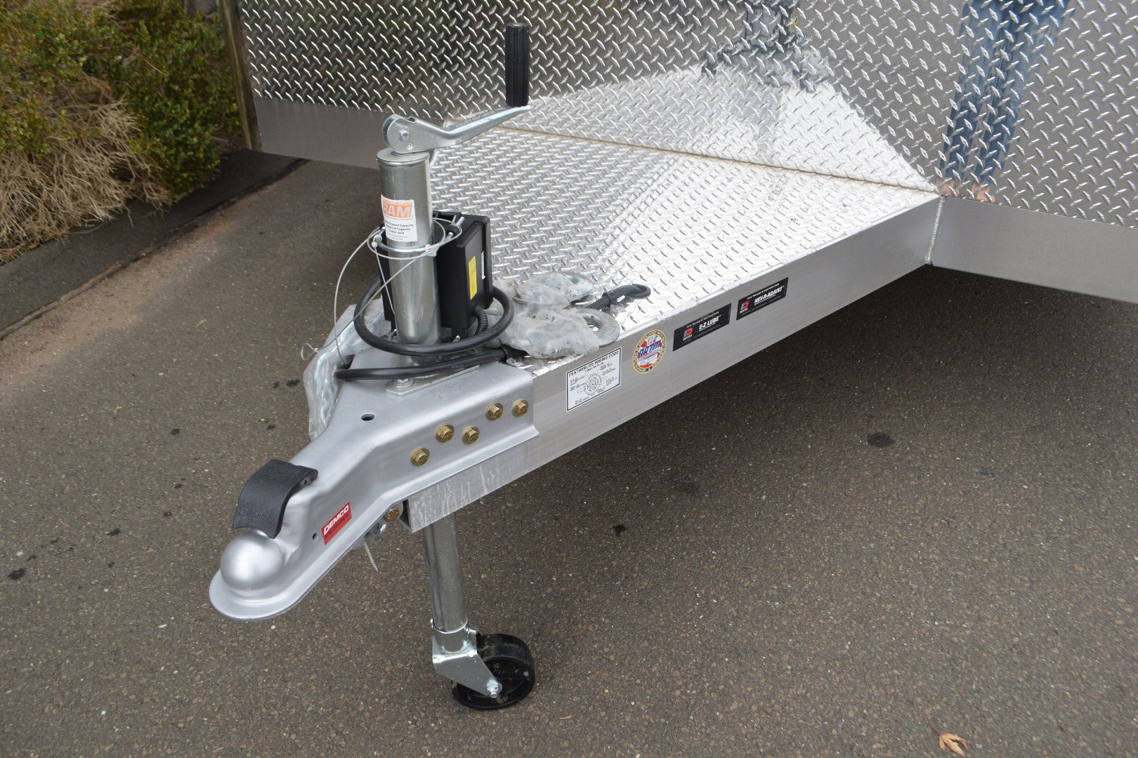 New Featherlite 8’6″ X 24′ ENCLOSED CAR HAULER 12K