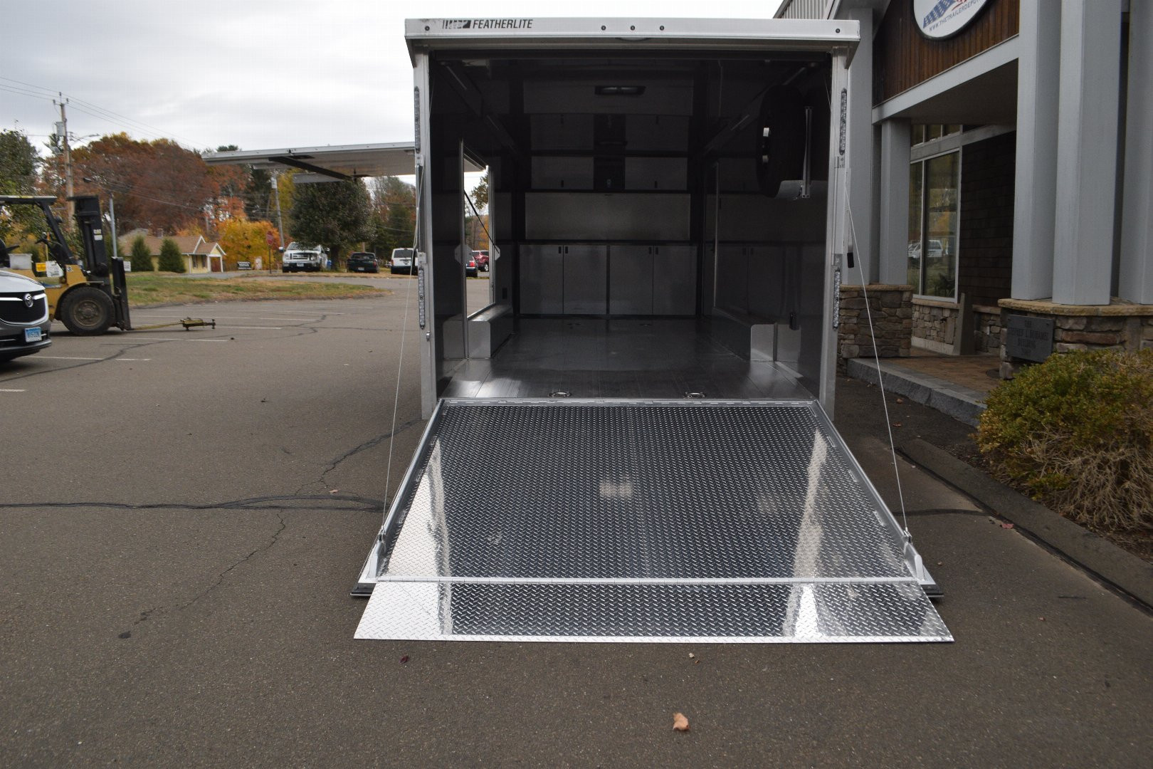 New Featherlite 8’6″ X 24′ ENCLOSED CAR HAULER 12K