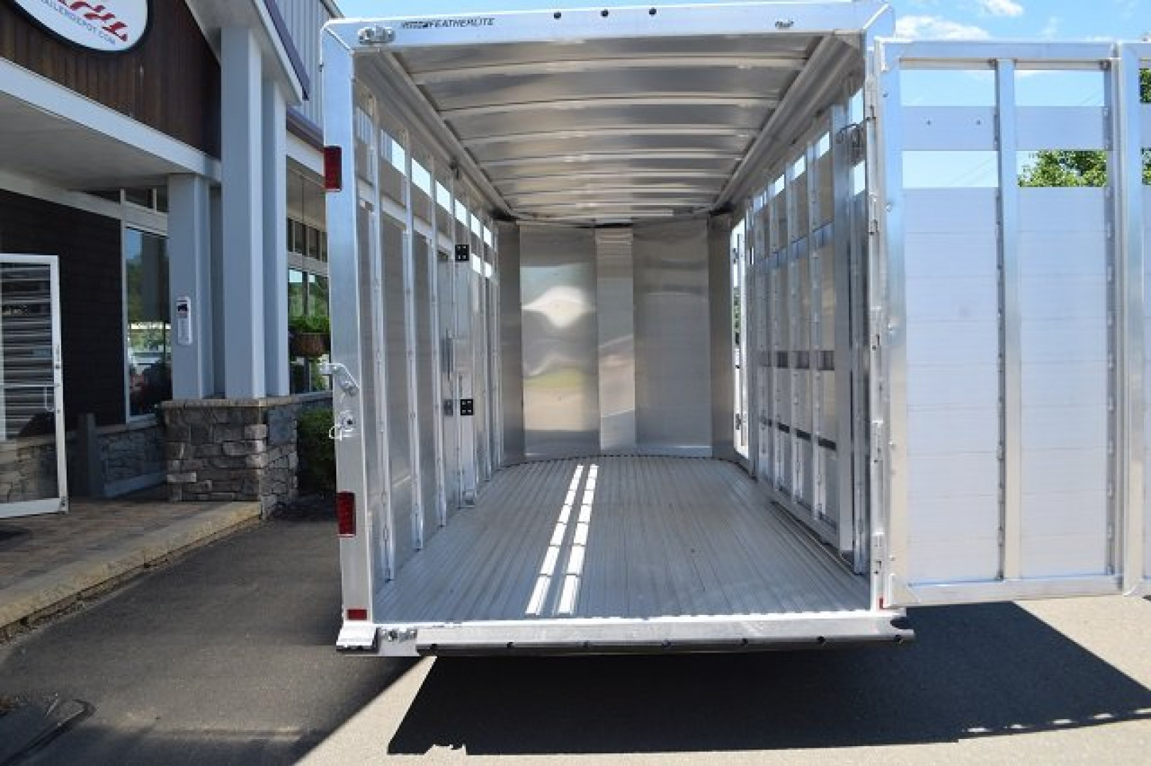 New FEATHERLITE 6’7″ X 16′ LIVESTOCK BUMPER PULL TRAILER