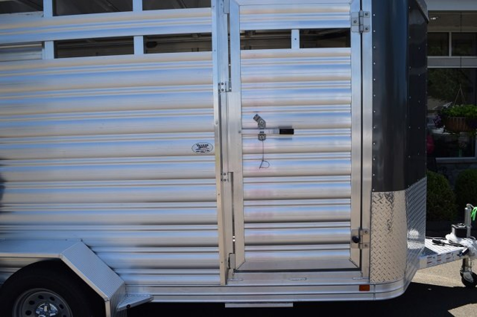 New FEATHERLITE 6’7″ X 16′ LIVESTOCK BUMPER PULL TRAILER