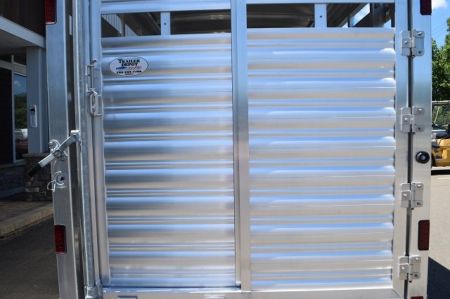 New FEATHERLITE 6’7″ X 16′ LIVESTOCK BUMPER PULL TRAILER