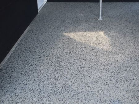 New FEATHERLITE 2-HORSE STRAIGHT LOAD WITH DRESSING ROOM