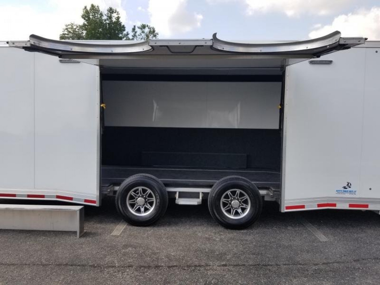 2024 United Car / Racing Trailer photo 3