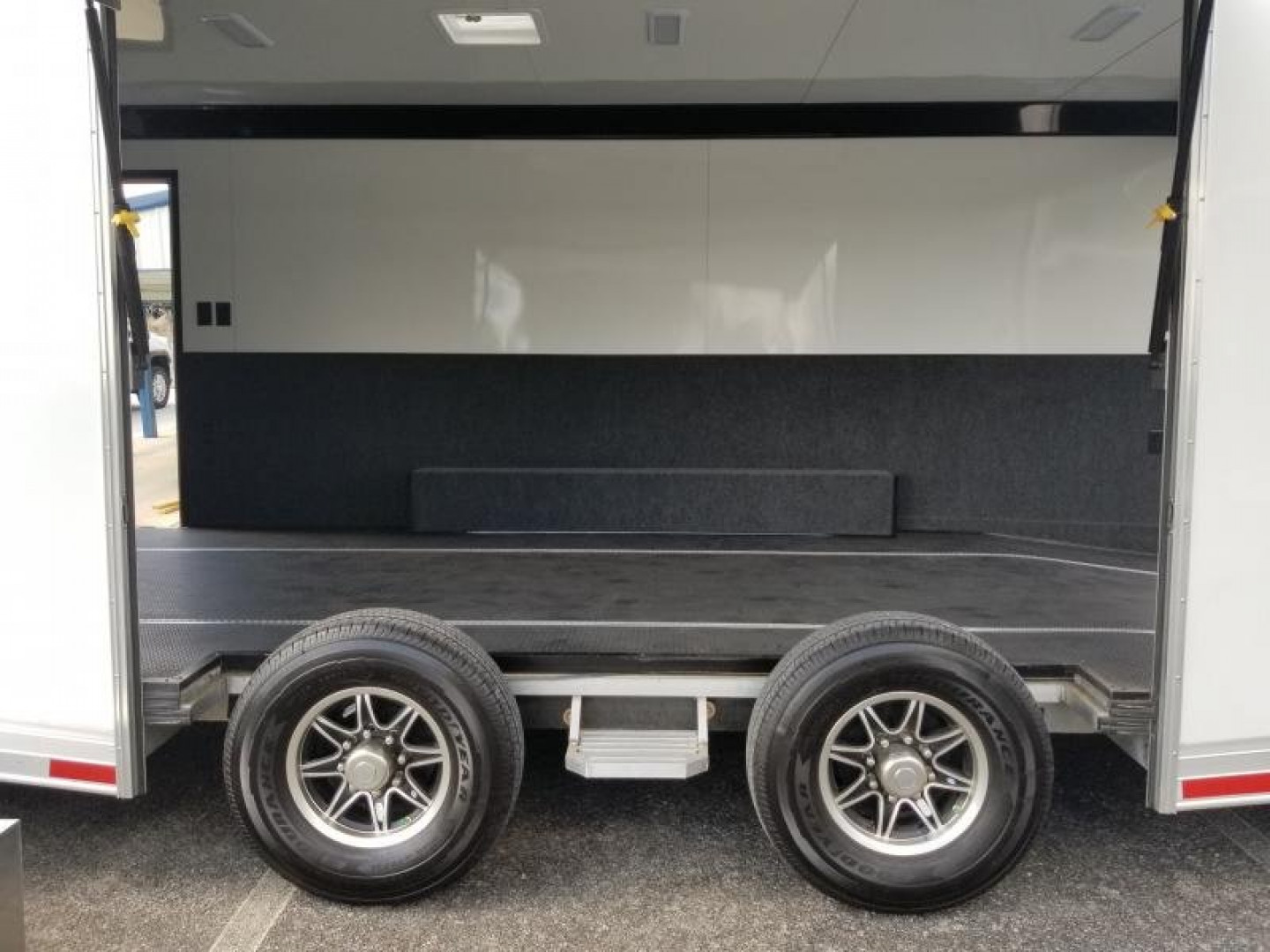 2024 United Car / Racing Trailer photo 9