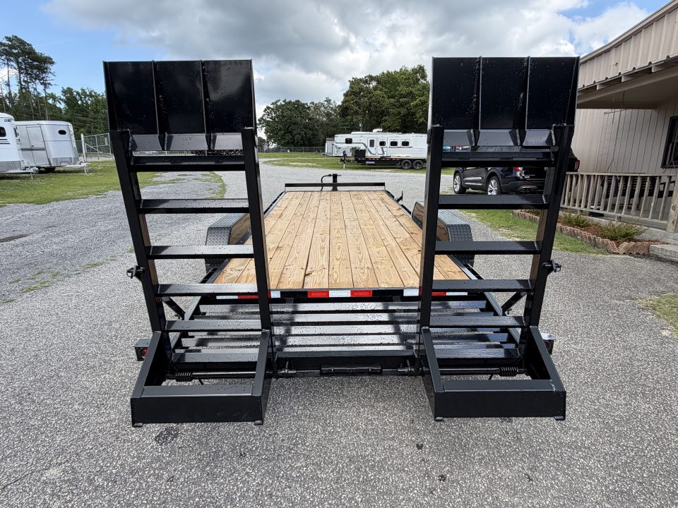 2027 7×20 Dovetail Trailer photo 4