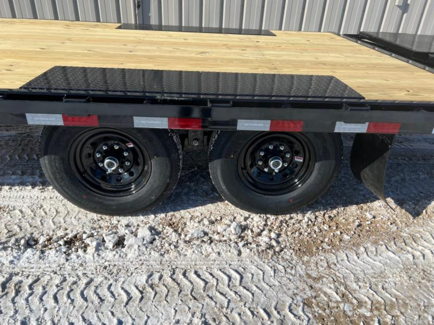 New 2025 PJ Trailers 24 Low Profile F8 Deckover Trailer