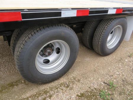 New 2026 Titan Trailer 28 Flatbed Trailer