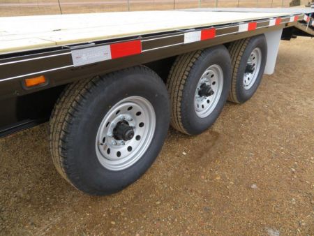 New 2026 Titan Trailer 32 Flatbed Trailer
