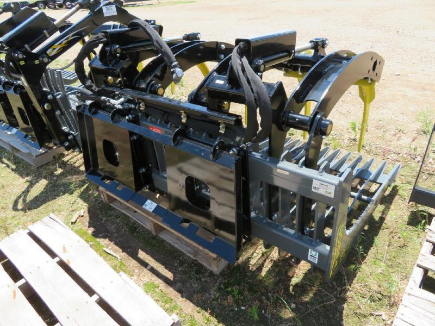 New 2026 MDS 72" Cobra Grapple Brush Bucket Attachment