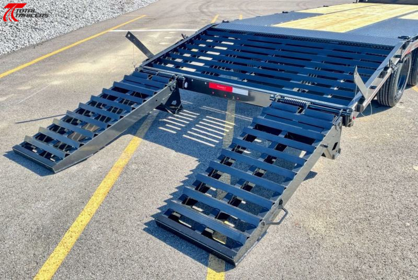 9×25 Equipment Flatbed Trailer photo 5