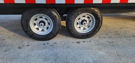 New 8.5 x 22 (18+4) Sure-Trac Deckover w/Beavertail Equipment Trailer 15k