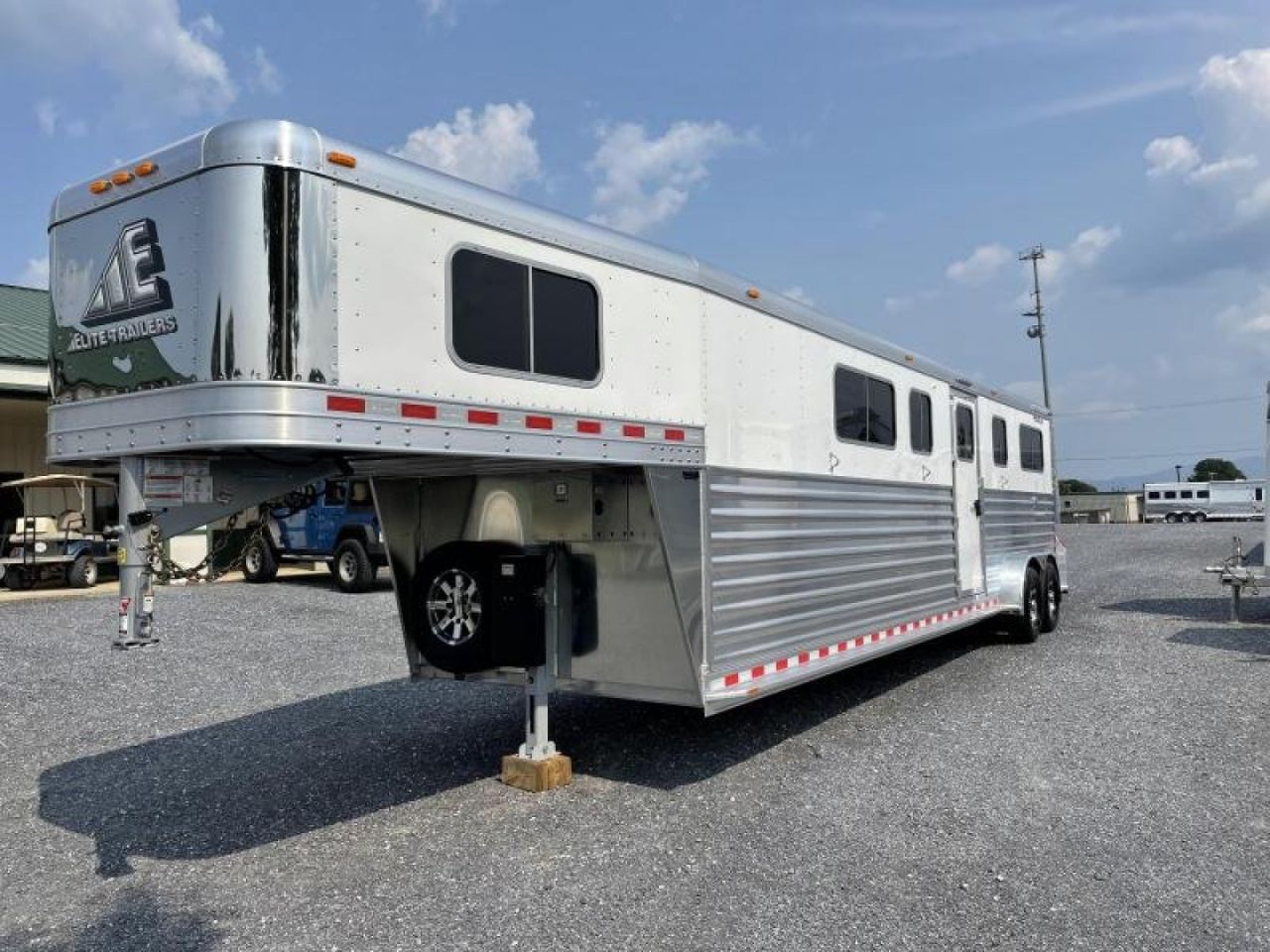 2022 Elite Trailers 4H photo 3