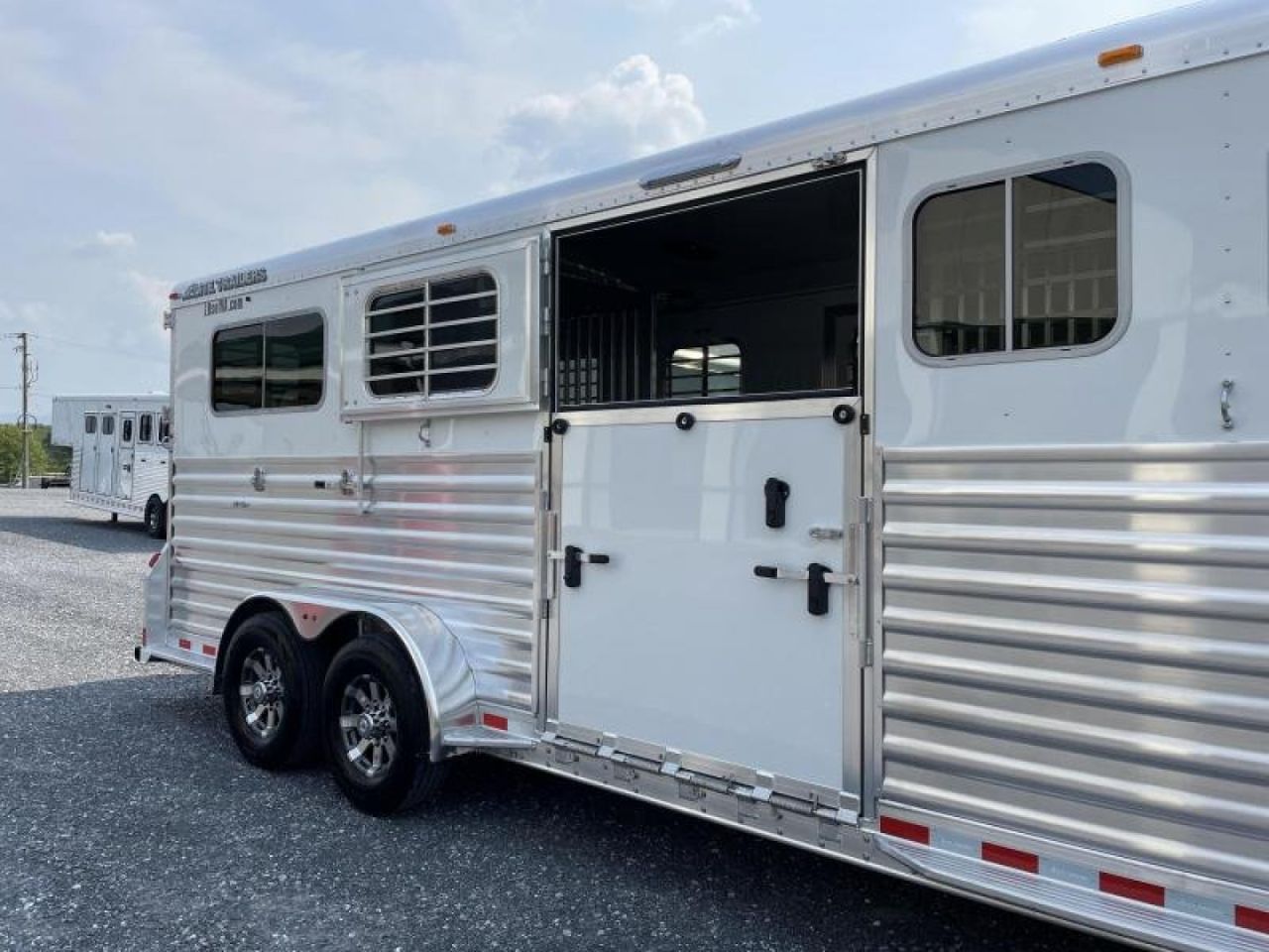 2022 Elite Trailers 4H photo 2