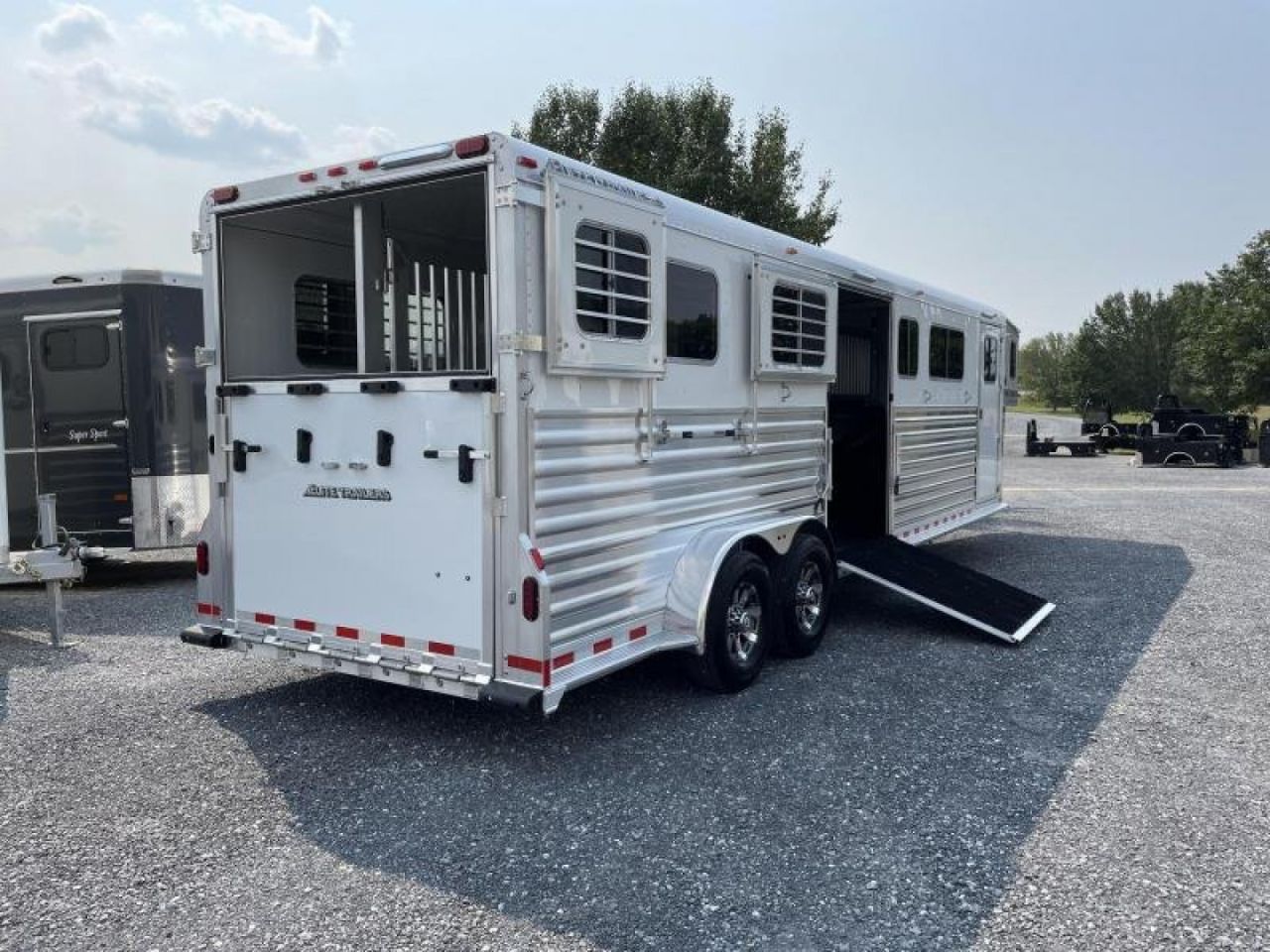 2022 Elite Trailers 4H photo 5