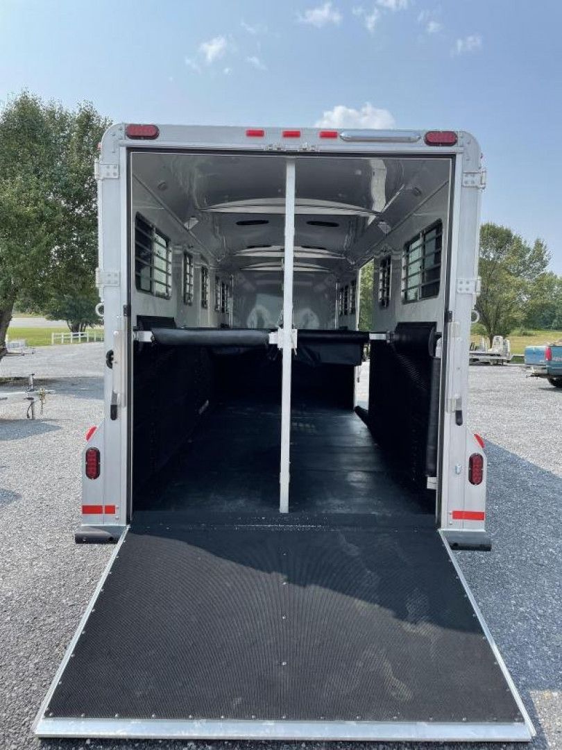 2022 Elite Trailers 4H photo 6