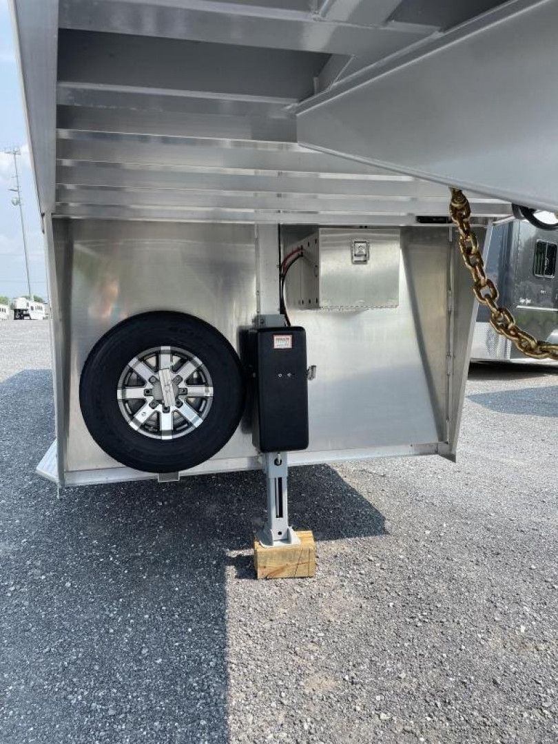 2022 Elite Trailers 4H photo 4