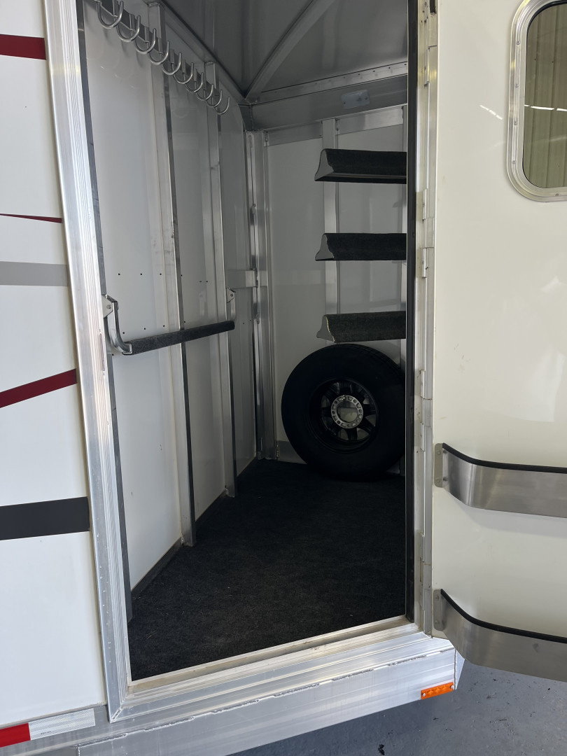 Used 2022 4-Star 3H Slant Load BP Horse Trailer