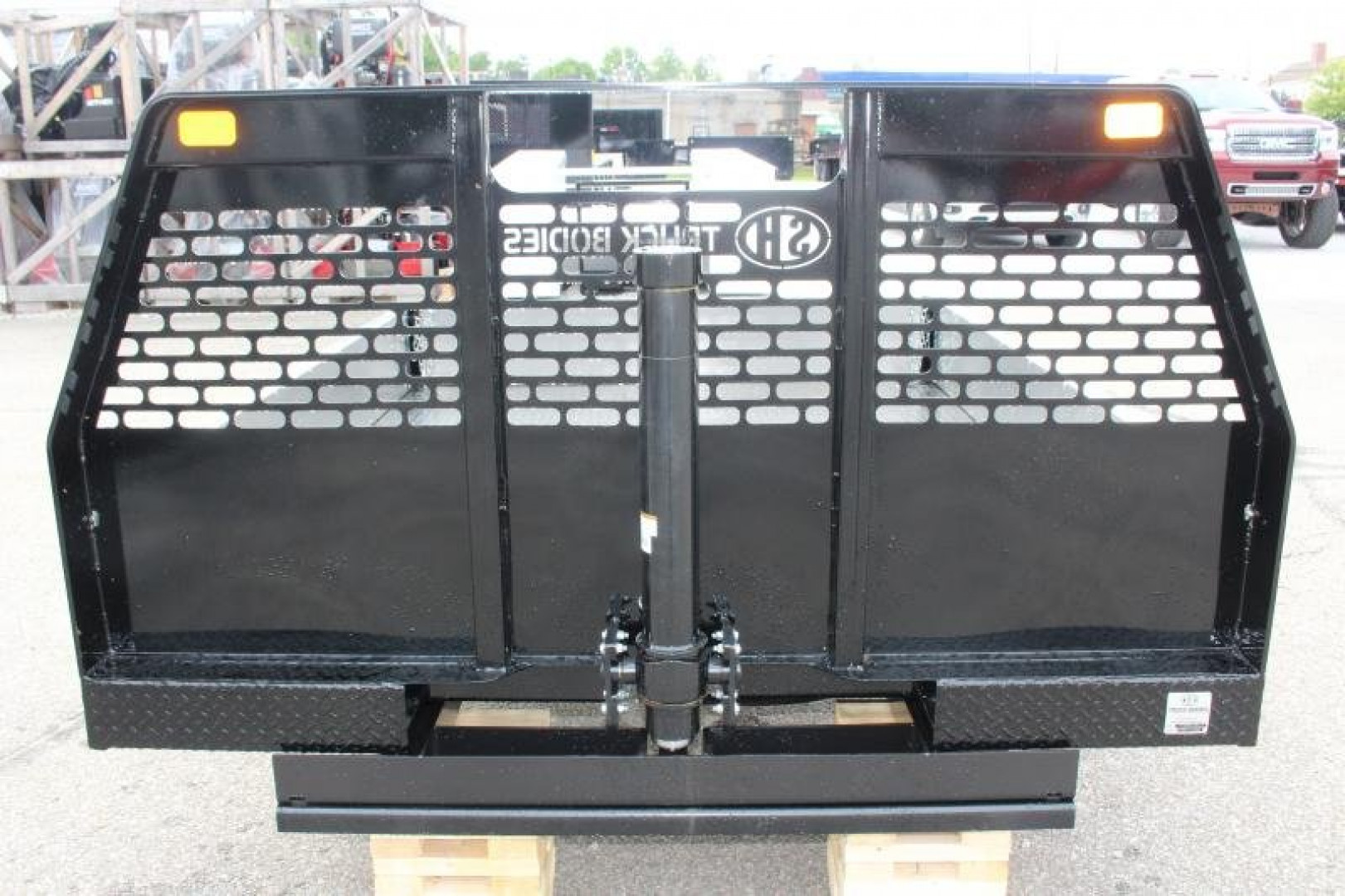 New 2024 SH Truck Bodies - Telescopic Hoist Dumping Flatbed - SRW Long Bed - FORD