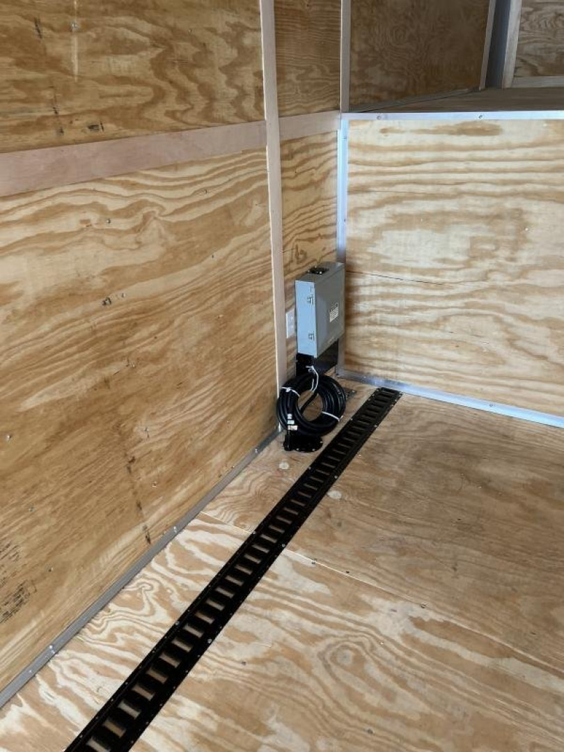New 2027 Homesteader Trailer 8.5x38ft Champion Tri-Axle Gooseneck Enclosed Trailer Cargo / Enclosed Trailer