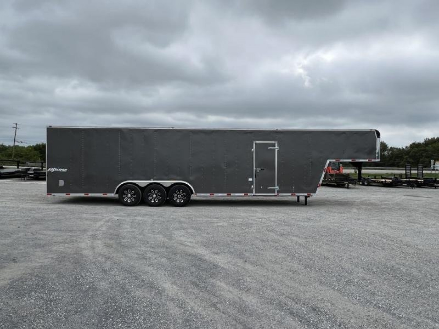New 2027 Homesteader Trailer 8.5x38ft Champion Tri-Axle Gooseneck Enclosed Trailer Cargo / Enclosed Trailer