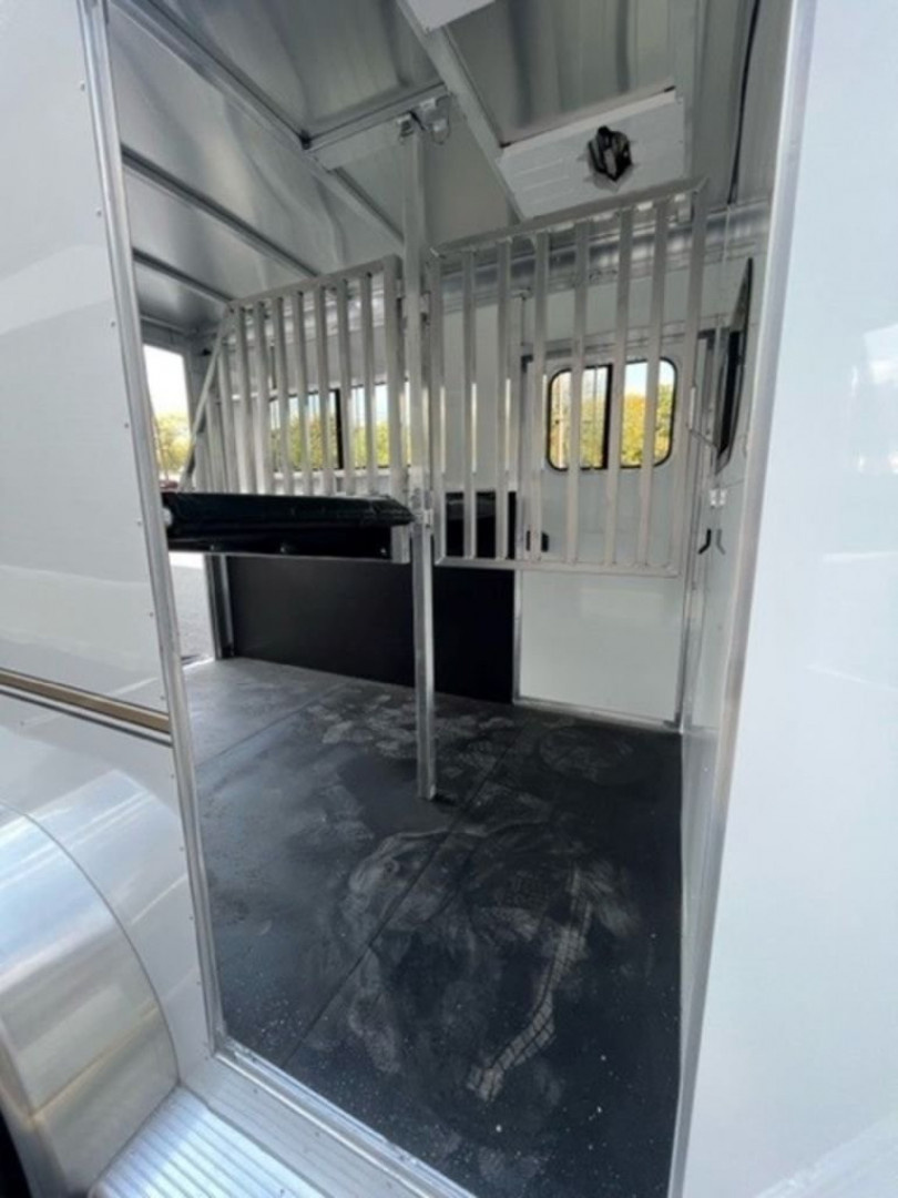 New 2025 Sundowner Trailers CHARTER 2H
