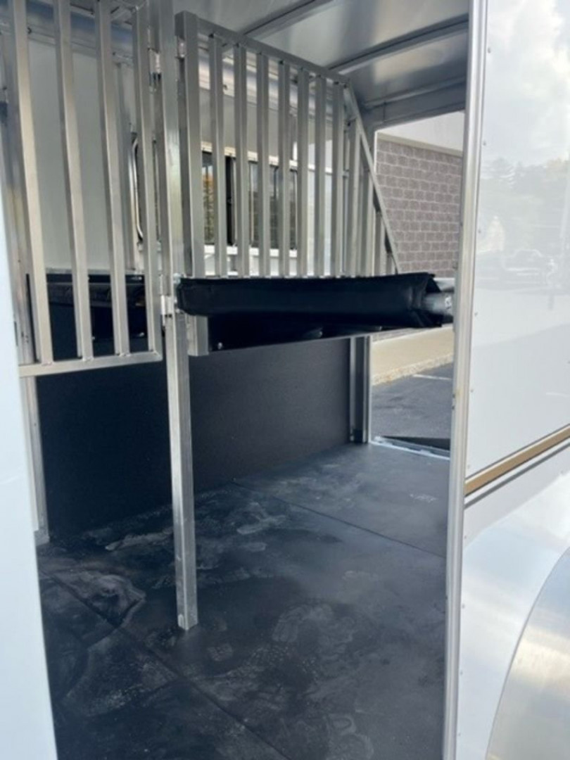 New 2025 Sundowner Trailers CHARTER 2H