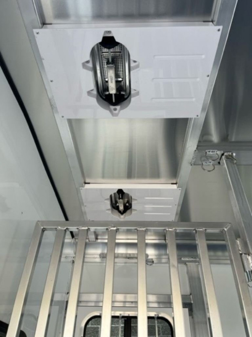 New 2025 Sundowner Trailers CHARTER 2H