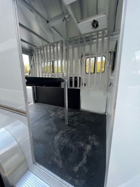 New 2025 Sundowner Trailers CHARTER 2H