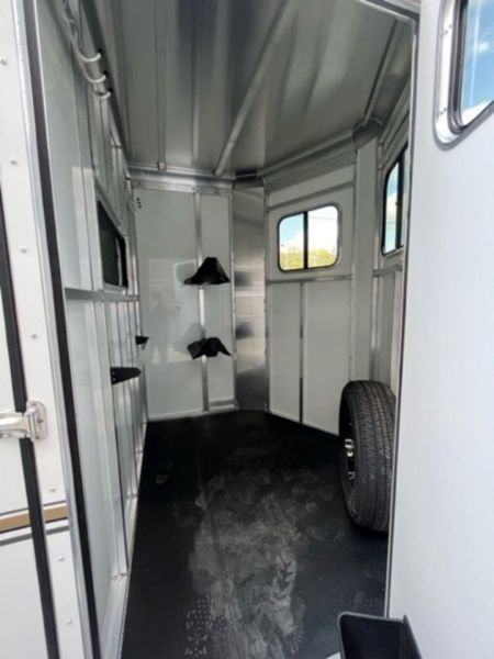 New 2025 Sundowner Trailers CHARTER 2H