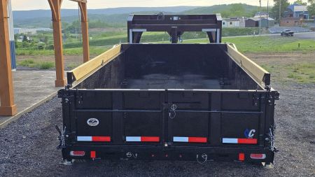New Diamond C GN Dump Trailer / 14.9K GVWR / 82"x14'