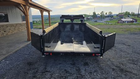 New Diamond C GN Dump Trailer / 14.9K GVWR / 82"x14'