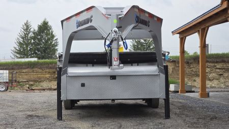 New Diamond C GN Dump Trailer / 14.9K GVWR / 82"x16'
