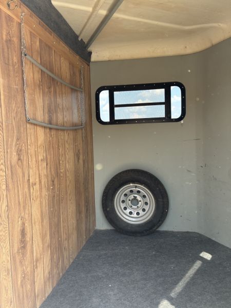 Used 1998 Trail-ET 2H Slant Load BP Horse Trailer