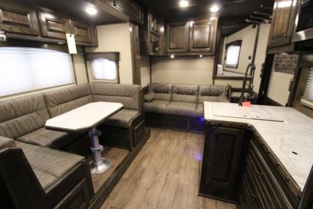 New 2025 Bloomer 4HR PC Side Ld LQ w/ Mid-Tack Horse Trailer