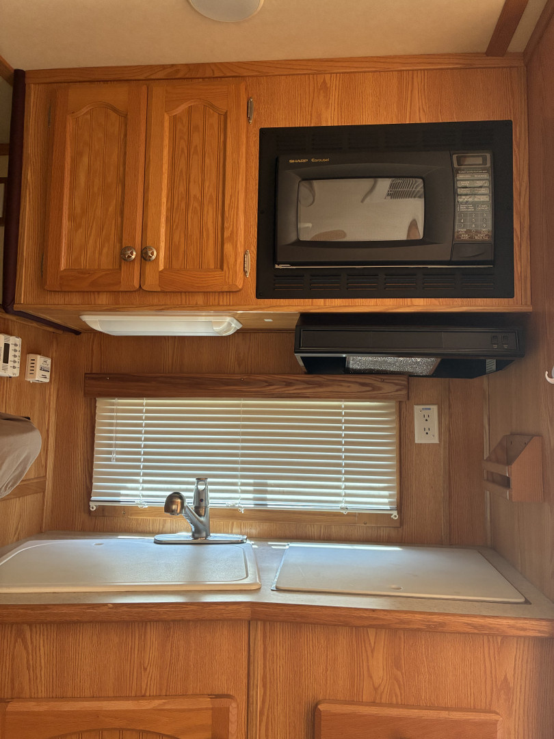 Used 2006 Sundowner Sunlite 727 3H 12'LQ Horse Trailer