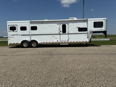 Used 2006 Sundowner Sunlite 727 3H 12'LQ Horse Trailer