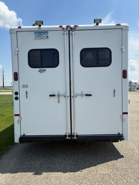 Used 2006 Sundowner Sunlite 727 3H 12'LQ Horse Trailer
