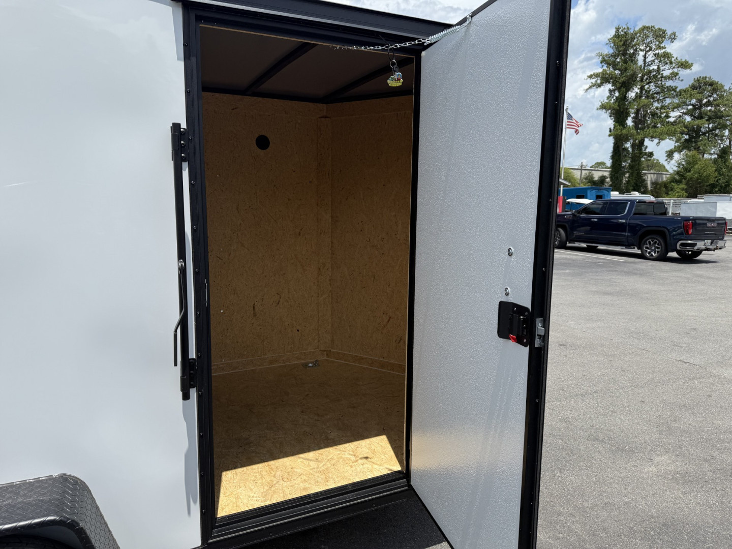 New TX6X10SA TEXAS TRAILERS 6' X 10' CARGO / ENCLOSED TRAILER W/ RAMP DOOR & SIDE DOOR