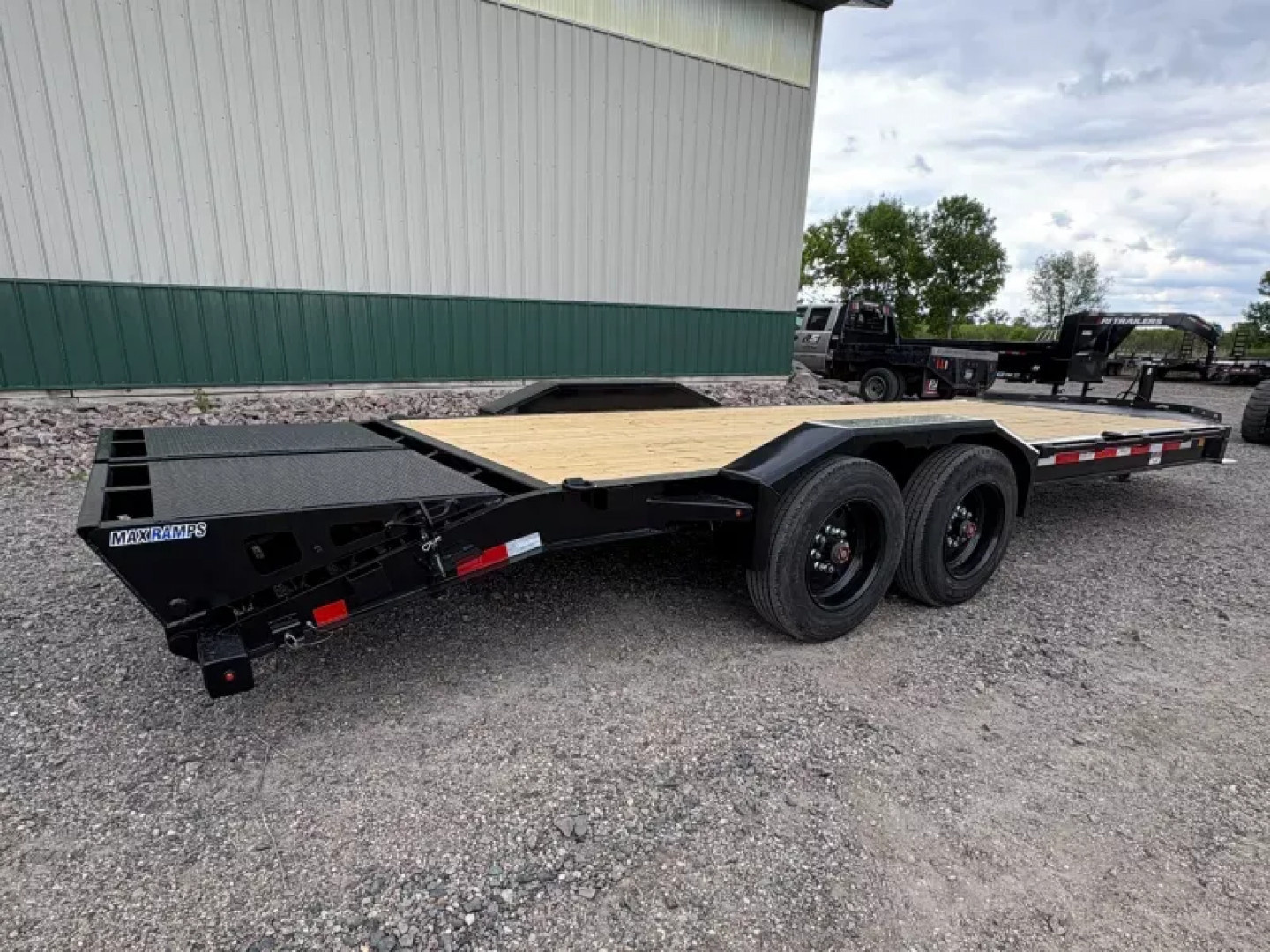 New 2025 22' - 18k Diamond C LPX 208 Equipment Trailer