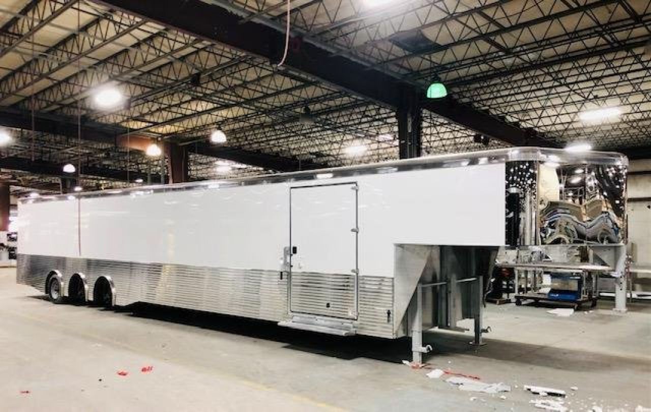 New 2024 SUNDOWNER TRAILERS Transporter Cargo / Enclosed Trailer