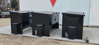 New 2026 Crownline 1500# Cake Feeder/Automatic Chute Farm / Ranch