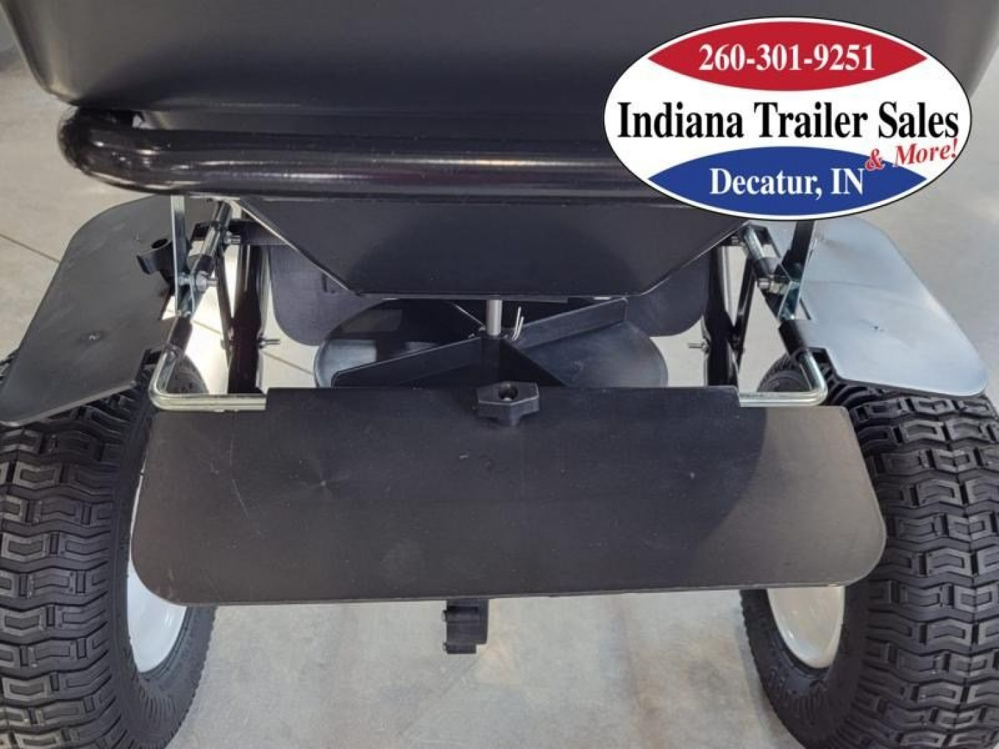 New BUYERS SaltDogg Bulk Salt Walk Behind Broadcast Spreader Salt Spreader
